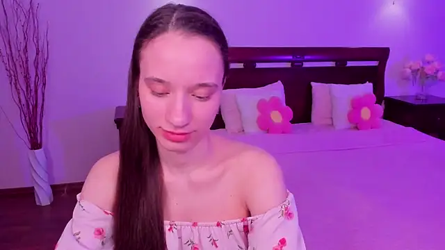 StaceySunny online show from April 1, 6:49 pm