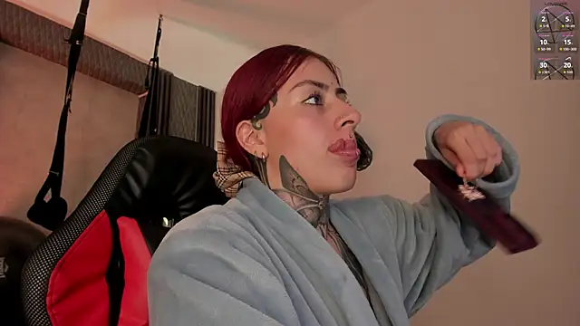 selene red  online show from November 19, 5:02 pm