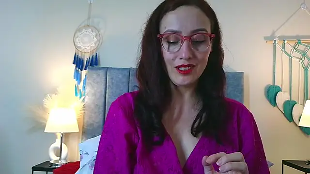 IberianMoonMK online show from February 5, 6:00 pm