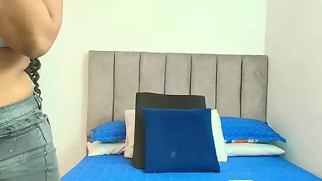 karina lewis  online show from September 27, 4:41 am