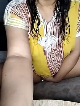 MarochienneAnissa online show from April 3, 7:28 am