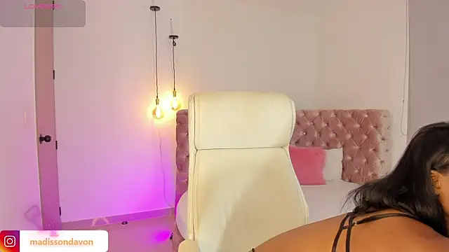 madisson davon online show from September 19, 8:08 pm