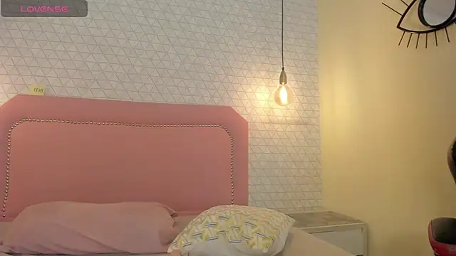 Kittytimberlake online show from March 6, 1:06 pm