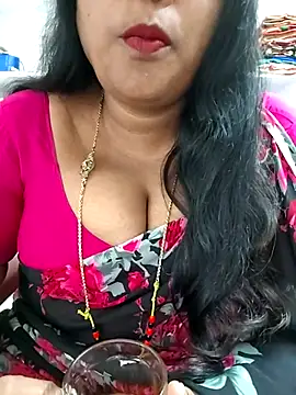 Snapshot of Swapna_143 chatting on October 7, 3:33 am Swapna 143 online show from October 7, 3:33 am