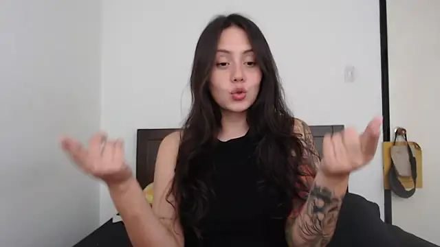 rebecca collin online show from December 17, 8:46 pm