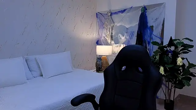 Snapshot of ISA__CUTEE chatting on October 29, 3:44 am ISA CUTEE online show from October 29, 3:44 am