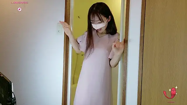 momochan88 online show from April 10, 12:00 pm