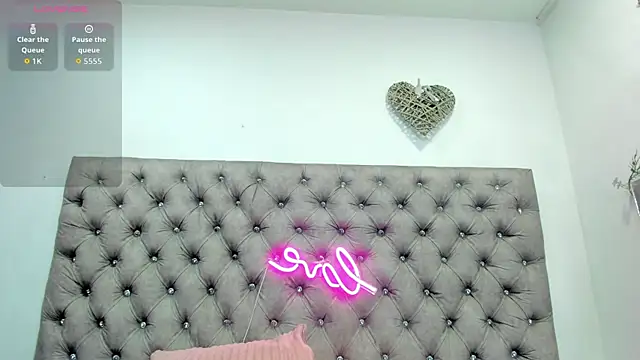 Hannah Miller   online show from October 9, 6:01 pm