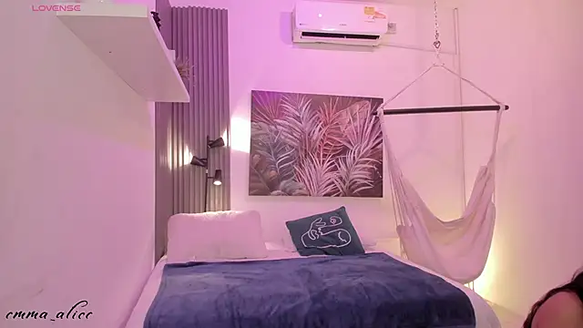 Snapshot of emma_alice_ chatting on October 3, 12:43 pm emma alice online show from October 3, 12:43 pm