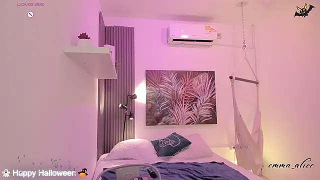 Snapshot of emma_alice_ chatting on October 15, 12:19 pm emma alice online show from October 15, 12:19 pm