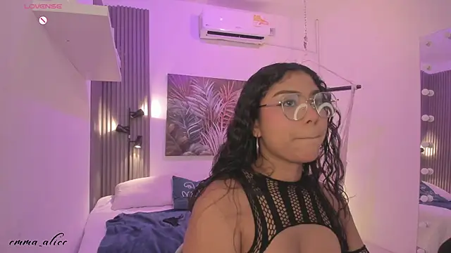 Snapshot of emma_alice_ chatting on September 30, 12:22 pm emma alice online show from September 30, 12:22 pm