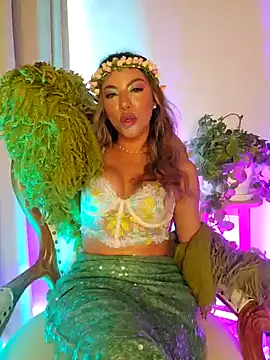 Snapshot of Karen_San_Miguel chatting on October 31, 8:13 pm Karen San Miguel online show from October 31, 8:13 pm