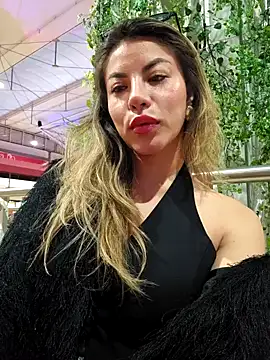 Snapshot of Karen_San_Miguel chatting on October 24, 10:39 pm Karen San Miguel online show from October 24, 10:39 pm