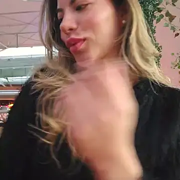 Snapshot of Karen_San_Miguel chatting on October 21, 10:25 pm Karen San Miguel online show from October 21, 10:25 pm