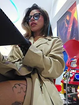 Karen San Miguel online show from February 11, 8:32 pm