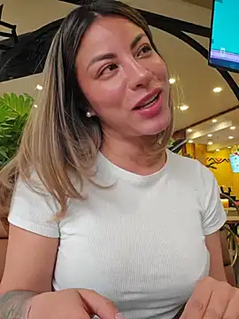 Snapshot of Karen_San_Miguel chatting on September 30, 9:08 pm Karen San Miguel online show from September 30, 9:08 pm