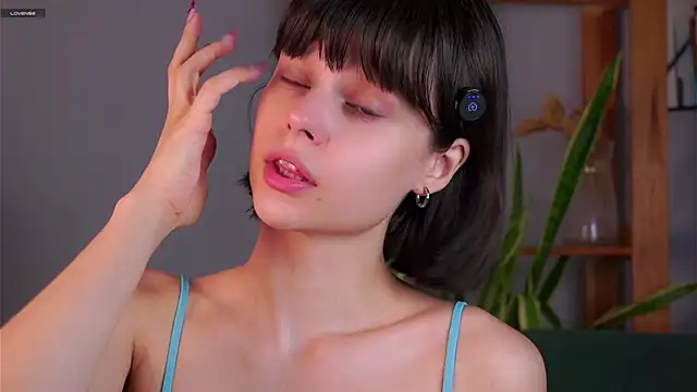 RexanneHatt online show from September 19, 2:10 am