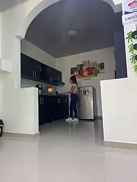 Ari Baker online show from October 28, 8:03 pm