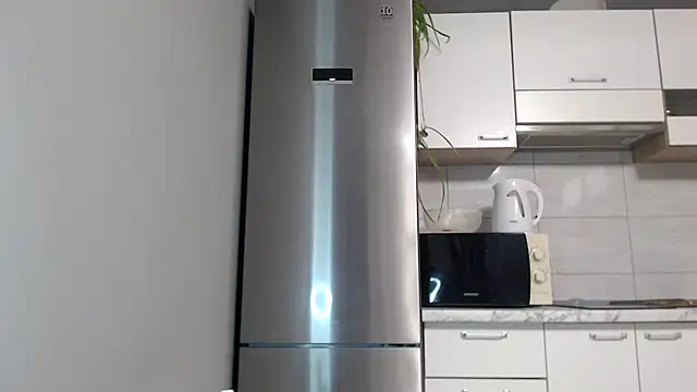 Snapshot of SierraSky_ chatting on October 10, 5:18 pm SierraSky online show from October 10, 5:18 pm