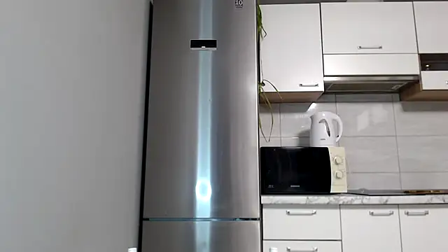 Snapshot of SierraSky_ chatting on September 19, 5:12 pm SierraSky online show from September 19, 5:12 pm