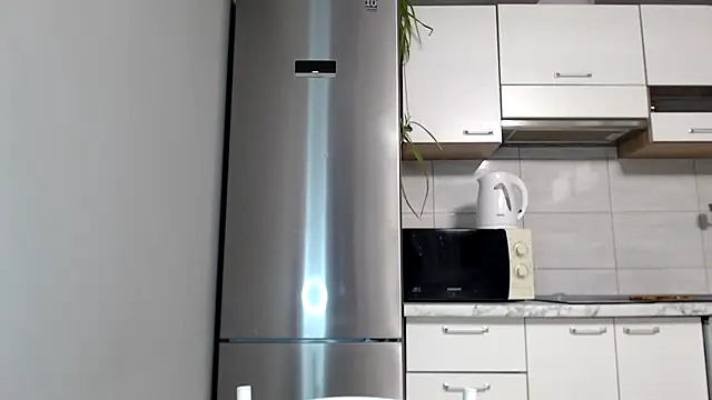 Snapshot of SierraSky_ chatting on October 27, 6:13 pm SierraSky online show from October 27, 6:13 pm