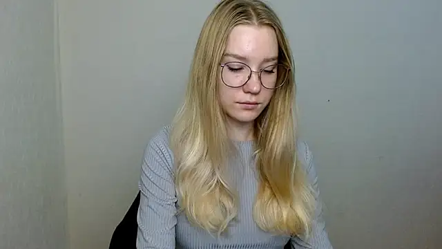 cindi hot online show from November 11, 8:44 am