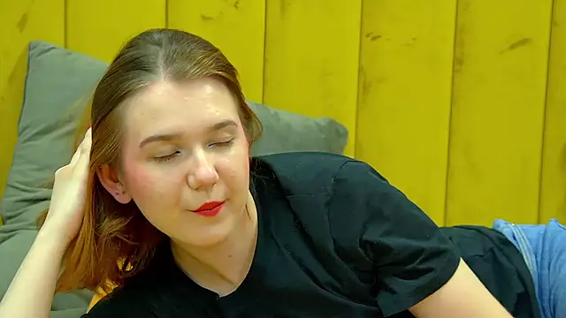 LessySmith online show from October 18, 4:32 pm