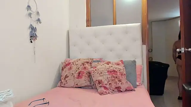 jessi lovers online show from September 25, 2:16 pm