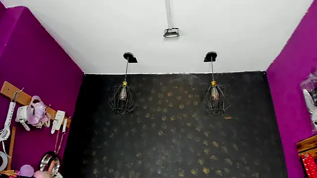 Snapshot of Alexa_Slave chatting on October 6, 7:07 pm Alexa Slave online show from October 6, 7:07 pm