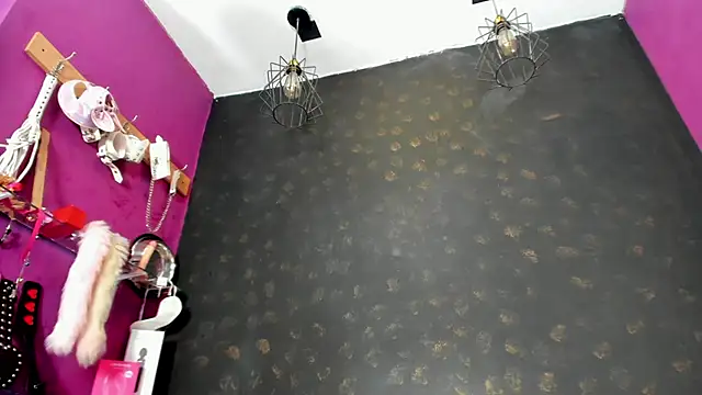 Snapshot of Alexa_Slave chatting on October 1, 7:19 pm Alexa Slave online show from October 1, 7:19 pm