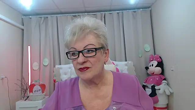 KayleSmoll online show from April 7, 6:54 pm