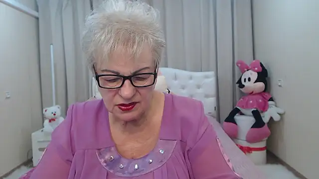 KayleSmoll online show from February 25, 8:07 pm