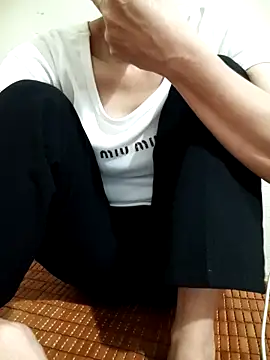 Snapshot of YunLem chatting on September 20, 10:46 am YunLem online show from September 20, 10:46 am