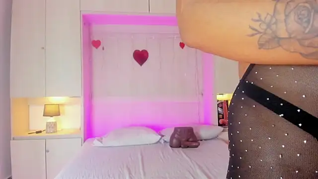 KendallRosse1 online show from March 7, 4:19 am