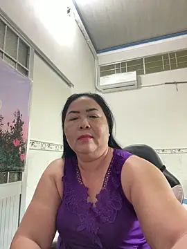 Snapshot of NDith chatting on October 17, 5:21 am NDith online show from October 17, 5:21 am