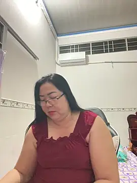 Snapshot of NDith chatting on October 9, 5:39 pm NDith online show from October 9, 5:39 pm