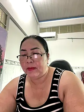 Snapshot of NDith chatting on September 30, 9:37 am NDith online show from September 30, 9:37 am