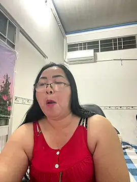 Snapshot of NDith chatting on October 29, 1:58 pm NDith online show from October 29, 1:58 pm