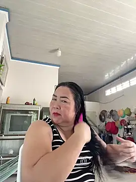 Snapshot of NDith chatting on October 15, 2:25 am NDith online show from October 15, 2:25 am