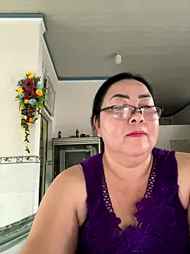 Snapshot of NDith chatting on October 21, 10:19 am NDith online show from October 21, 10:19 am