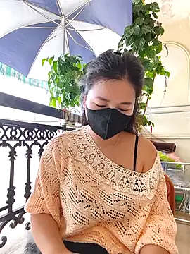 Snapshot of lyna_bl chatting on October 17, 2:04 am lyna bl online show from October 17, 2:04 am