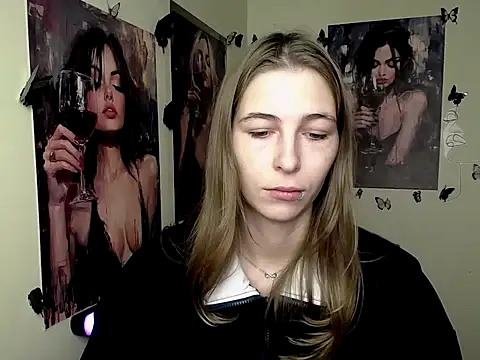 StrangerGi online show from September 28, 6:20 am