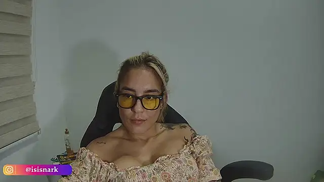 ValkyriaRose online show from November 23, 1:41 am