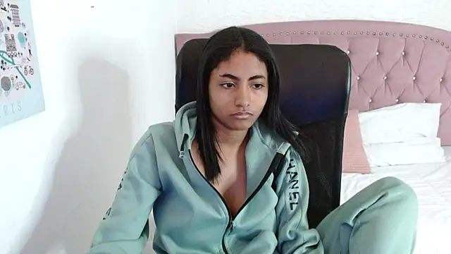 Snapshot of shaneelle chatting on September 23, 3:15 am shaneelle online show from September 23, 3:15 am