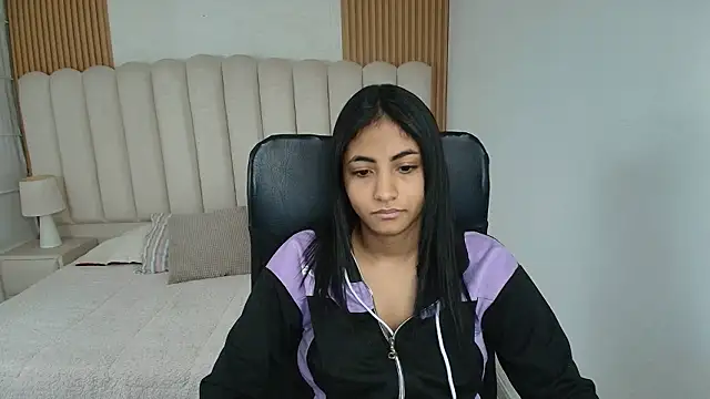 shaneelle online show from March 26, 3:41 am