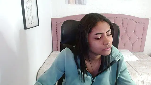 Snapshot of shaneelle chatting on October 15, 3:31 am shaneelle online show from October 15, 3:31 am