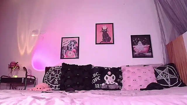 Snapshot of Martina_goth1 chatting on October 23, 9:10 pm Martina goth1 online show from October 23, 9:10 pm