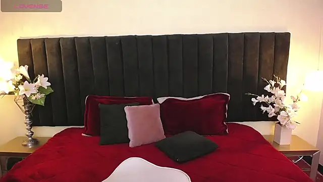 soft attraction online show from April 15, 7:58 pm