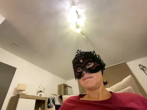 Marilou1983 online show from September 28, 8:25 pm