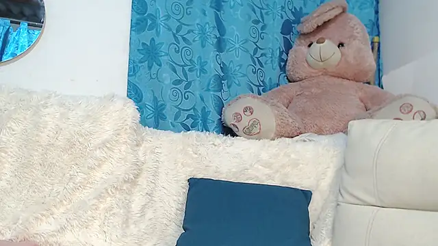 Snapshot of mia_donatto369 chatting on September 25, 1:59 am mia donatto369 online show from September 25, 1:59 am